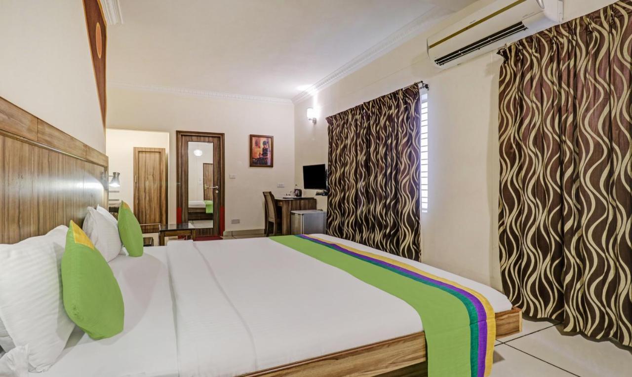 Treebo Komfort Suites, 3 Km From Mysore Palace Exterior photo