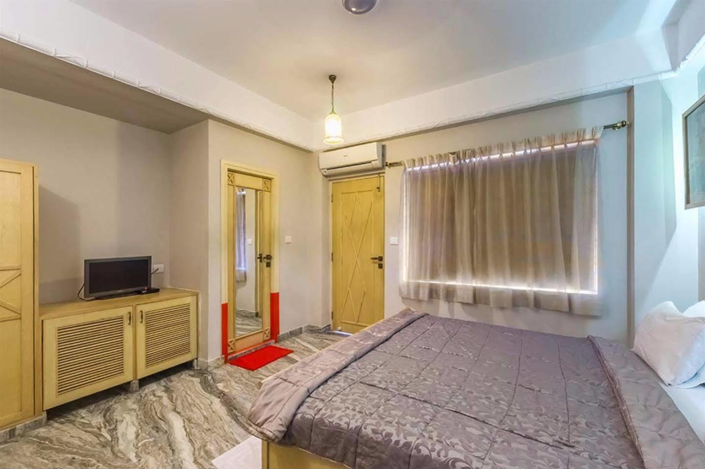 Treebo Komfort Suites, 3 Km From Mysore Palace Exterior photo