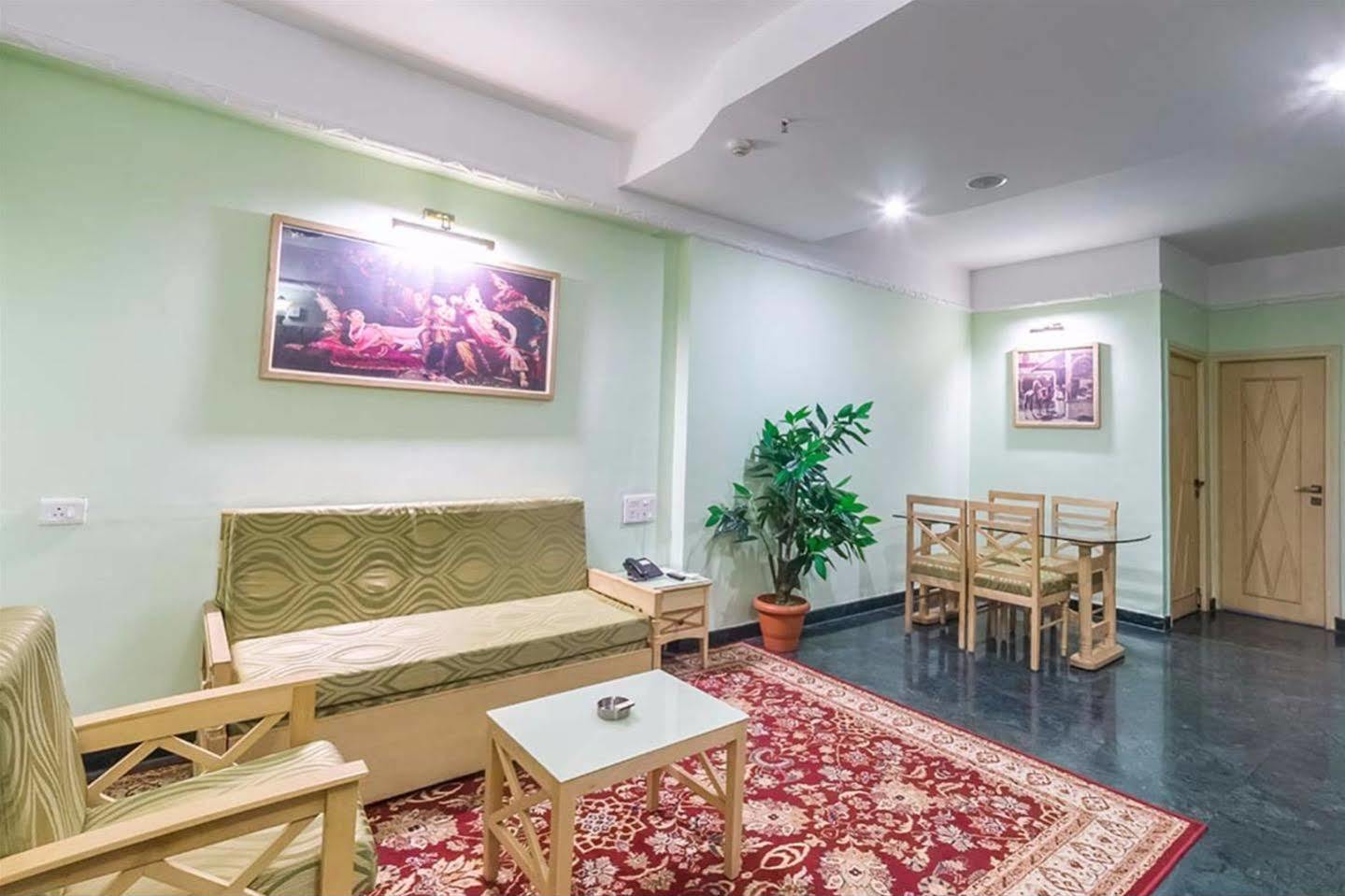 Treebo Komfort Suites, 3 Km From Mysore Palace Exterior photo